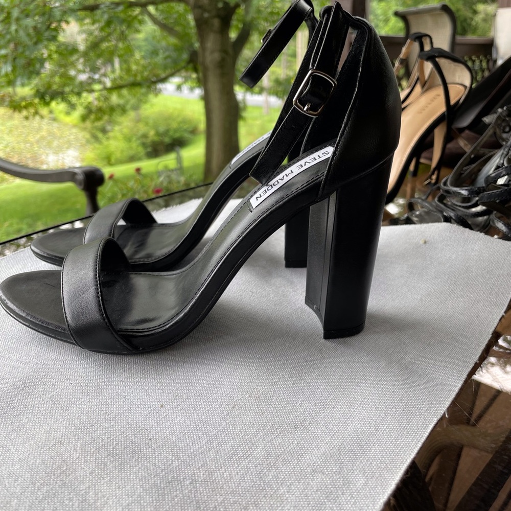 NWOT Black Steve Madden Carrson strap heeled pumps 8 1/2 m excellent condition!